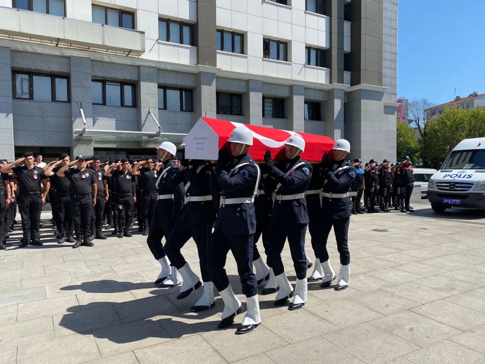 Şehit Telli için İstanbul Emniyet Müdürlüğü'nde tören