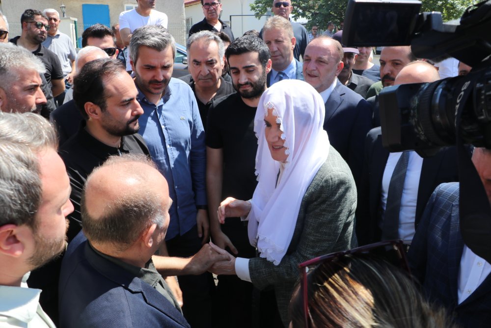 Meral Akşener cenaze törenine katıldı