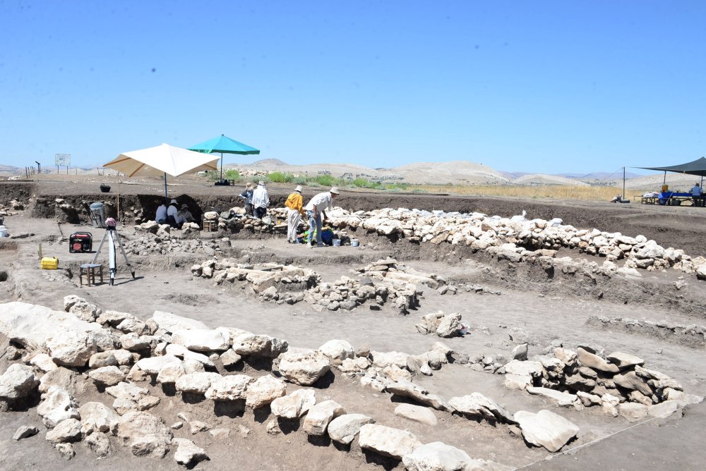 İlk Tunç Çağı'na ait 5 mezar bulundu
