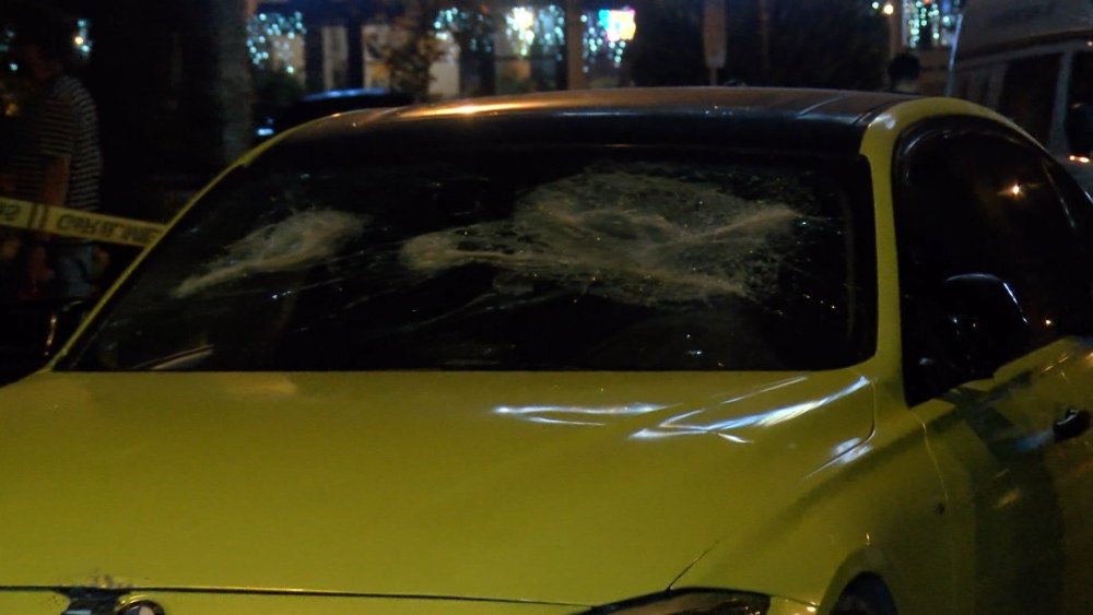 Sultanbeyli’de önü kesilen otomobile pompalı tüfekle ateş açıldı: 1 yaralı