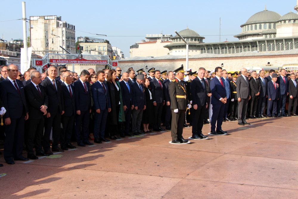 Taksim'de 30 Ağustos Zafer Bayramı töreni düzenlendi