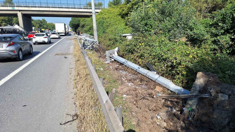 Trafiği kilitleyen kaza: Yolda 5 kilometrelik kuyruk oluştu