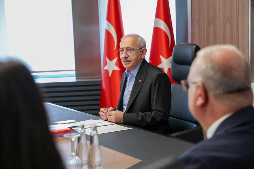 Kılıçdaroğlu, Ankara İl Başkanı ve ilçe başkanlarıyla görüştü
