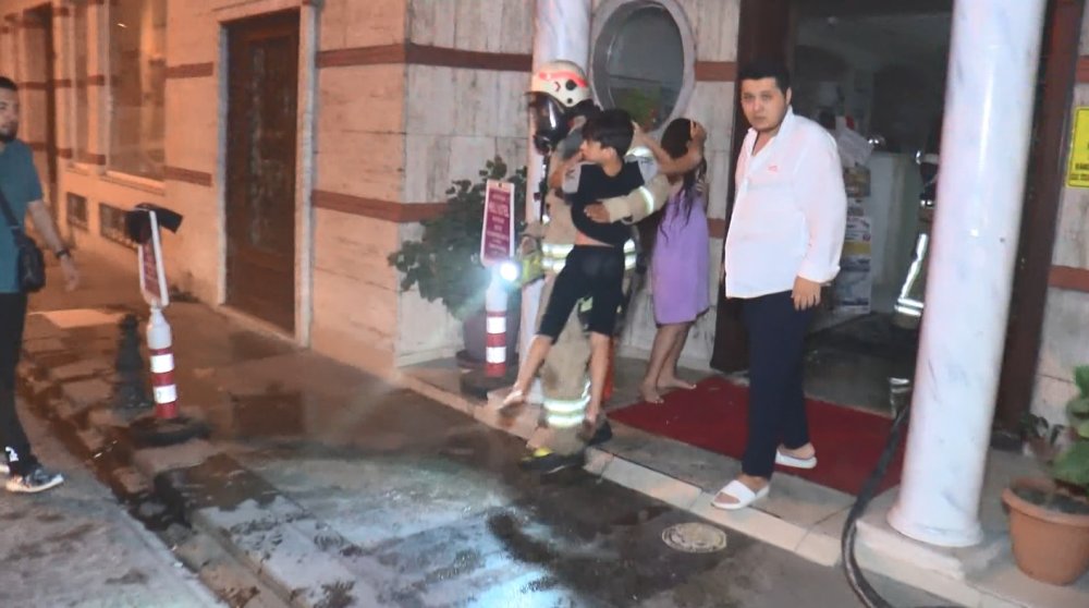 Otelde yangın: 40 turist tahliye edildi