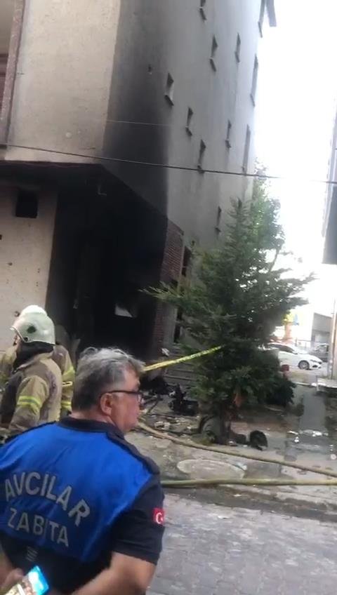 Metruk binada feci yangın: 3 ölü