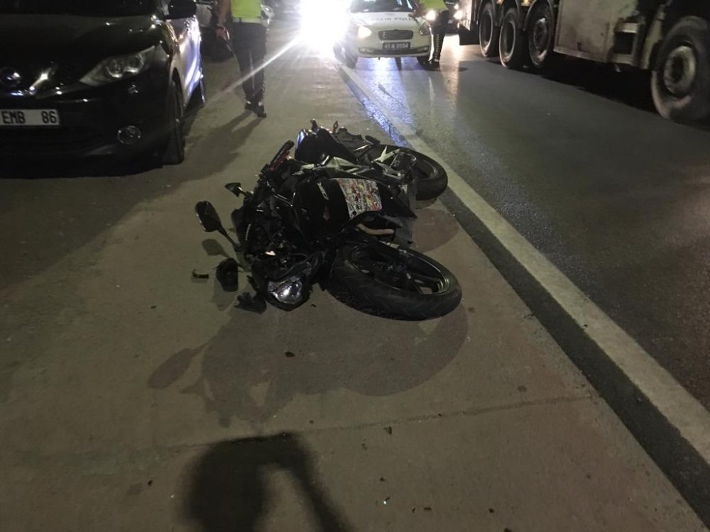Yayaya motosiklet çarptı: 2 yaralı