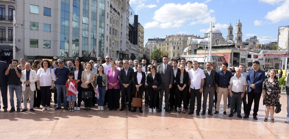 CHP’nin 100. kuruluş yıldönümü Taksim’de kutlandı