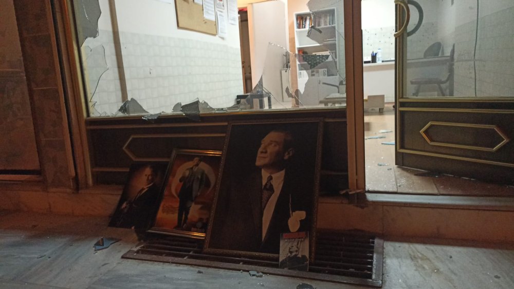 CHP temsilciği ve AK Parti binasına saldırıda şüpheliye ev hapsi