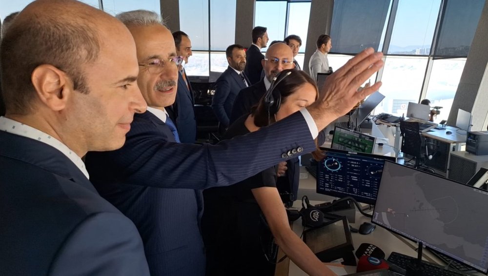 Bakan Uraloğlu, Sabiha Gökçen Havalimanı’nda incelemelerde bulundu