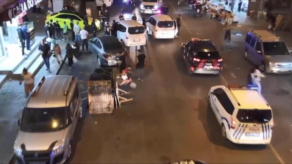 Sultangazi'de 'Huzurlu Sokaklar ve Terör Suçları Uygulaması' yapıldı