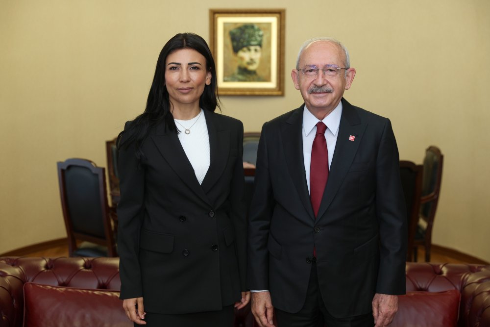 Kılıçdaroğlu, Kuzey Kıbrıs Meclis Başkanı Yardımcısı ile bir araya geldi