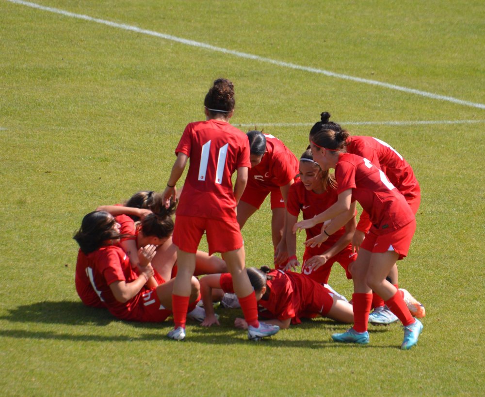 U19 Kadın Milli Futbol Takımı Estonya'yı mağlup etti