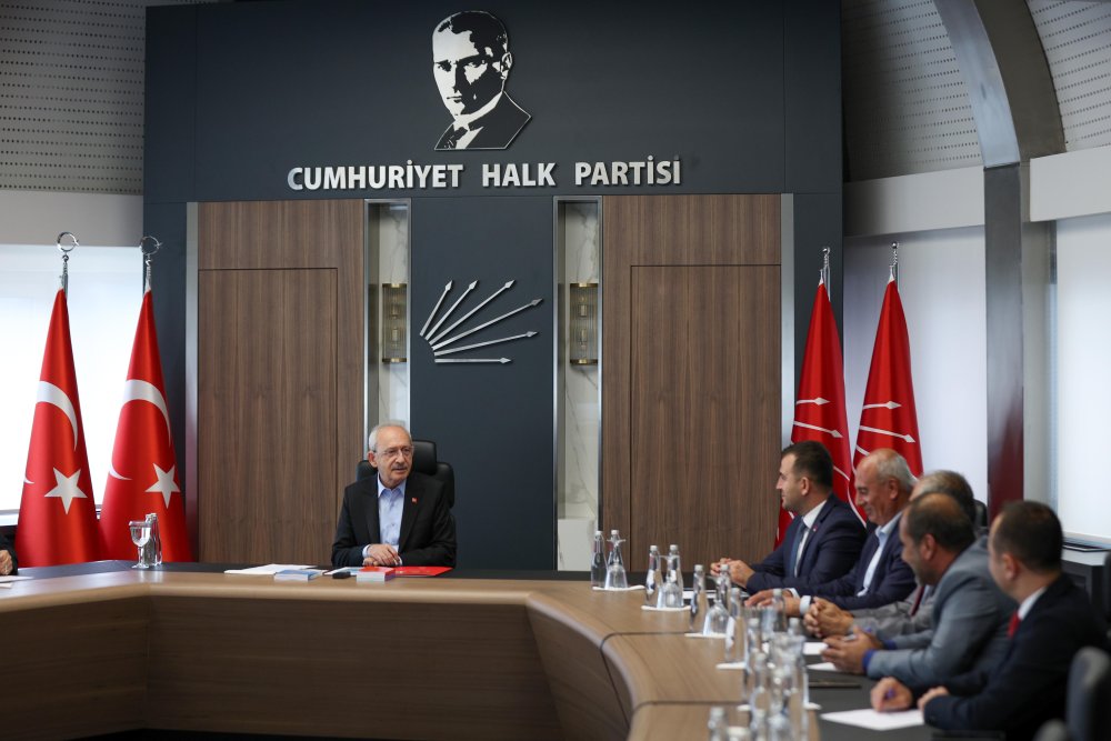 Kılıçdaroğlu, Antalya İl Başkanı Cengiz ile görüştü