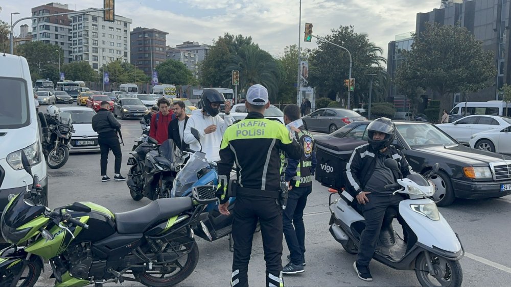 Motosiklet sürücülerine yapılan denetimde ceza yağdı: 35 bin 770 lira
