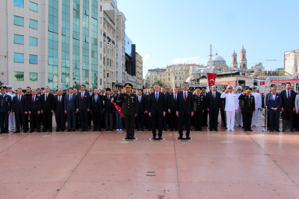 İstanbul'un kurtuluşunun 100. yılı Taksim'de kutlandı