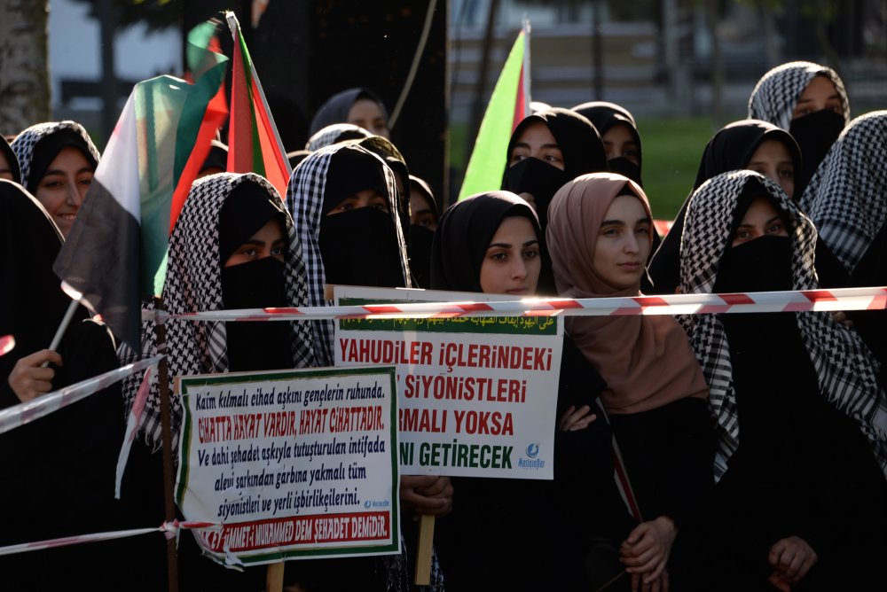 HÜDA PAR'lılar tarafından Hamas'a destek: 'Her meşru eylemin yanındayız'