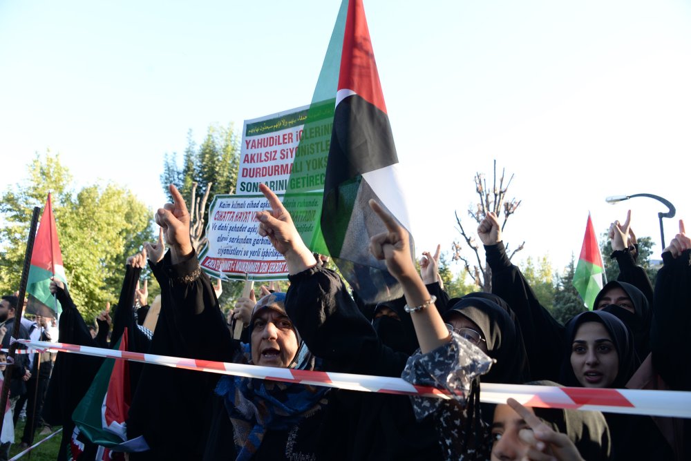 HÜDA PAR'lılar tarafından Hamas'a destek: 'Her meşru eylemin yanındayız'