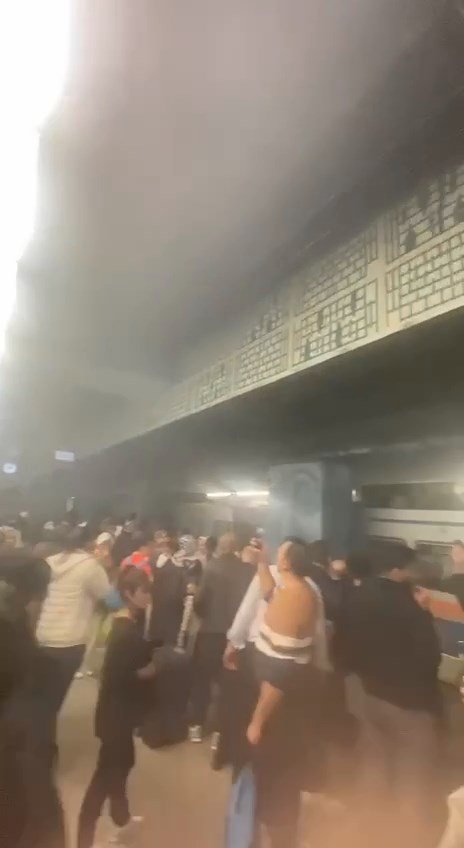 Yenikapı Metro İstasyonunda yolcular yangın paniği yaşadı