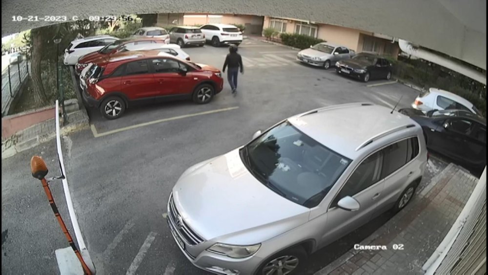 Motosiklet hırsızları kameraya yakalandı