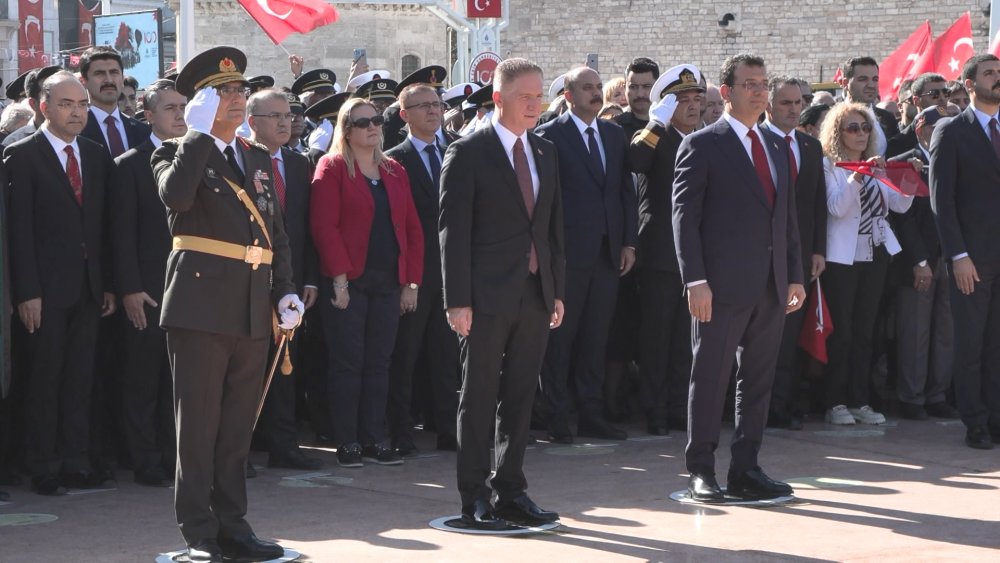 29 Ekim Cumhuriyet Bayramı öncesi Taksim'de tören düzenlendi