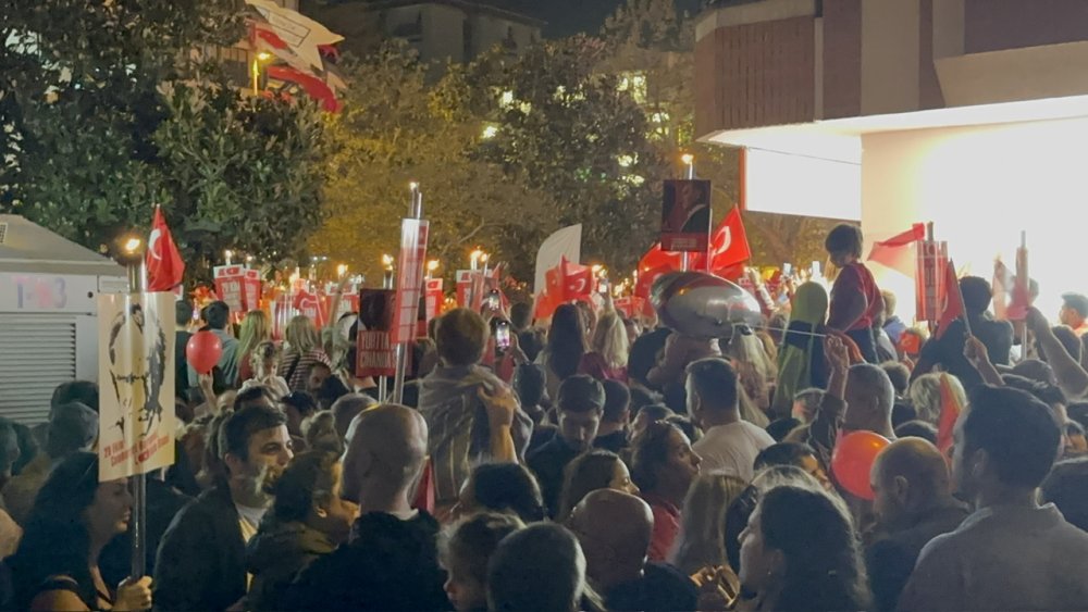 Kadıköy'de Cumhuriyet Bayramı coşkusu tüm hızıyla sürüyor