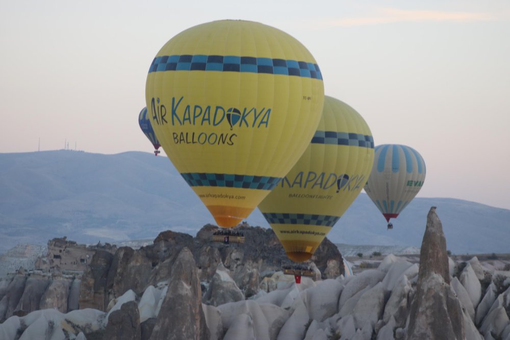 Kapadokya’da 100. yıla özel 100 balon, 100 bayrak!