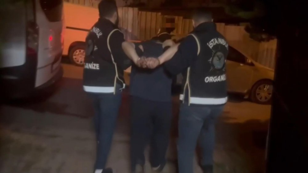 İstanbul’da suç örgütlerine operasyon: Çok sayıda silah ele geçirildi