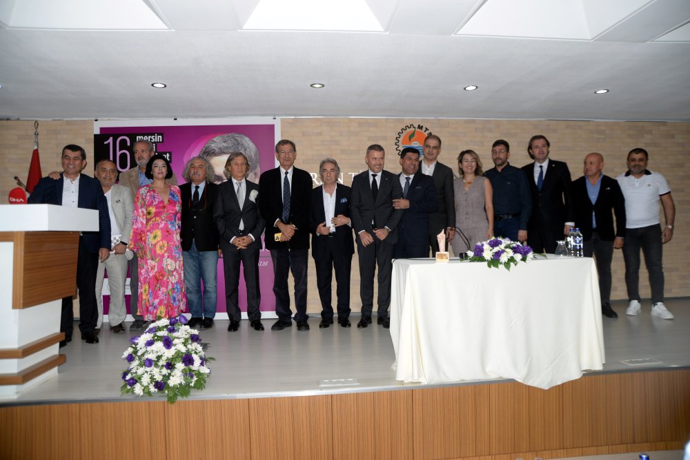 Orhan Pamuk'a 'Mersin Kenti Edebiyat Ödülü'