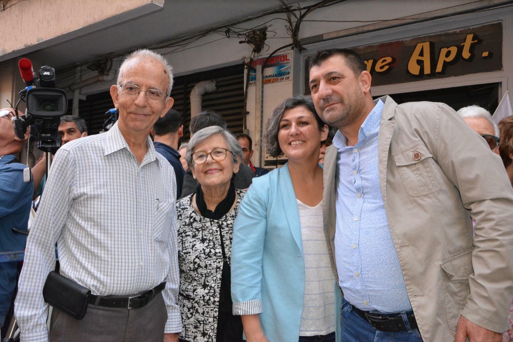 Özgür Özel'in ilk ziyareti Manisa'ya: 'Halk artık iktidarı değiştirecek bir CHP istiyor'