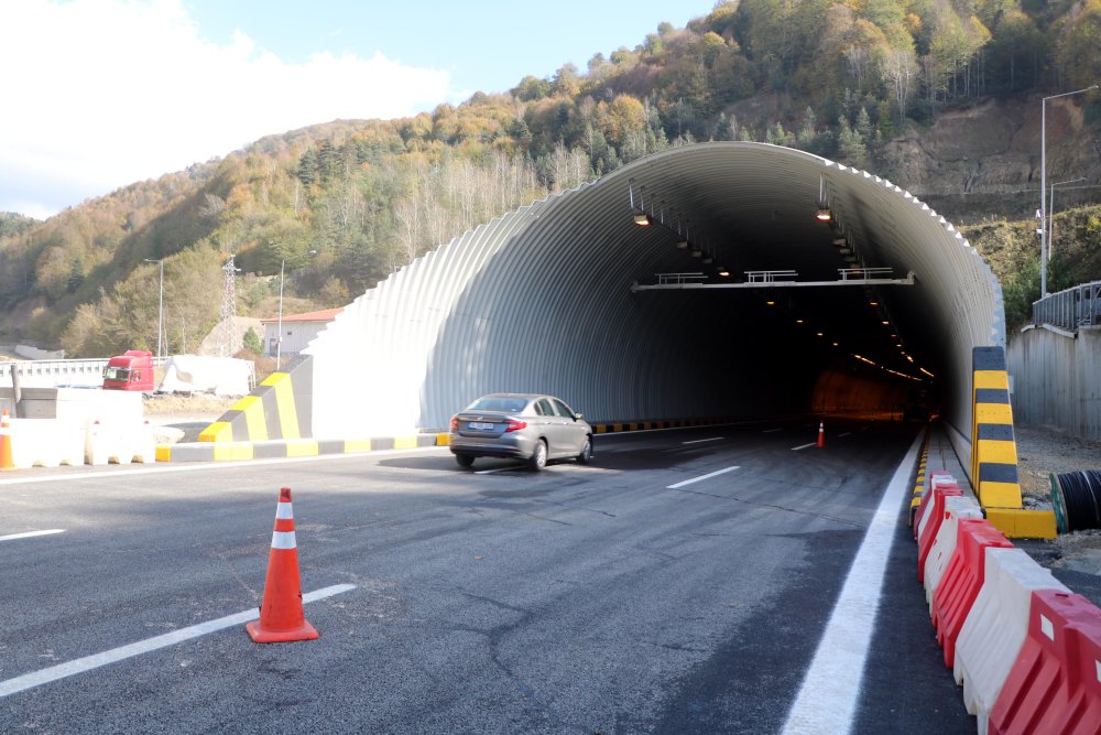 Bolu Dağı Tüneli uzatıldı; D-100 trafiği normale döndü