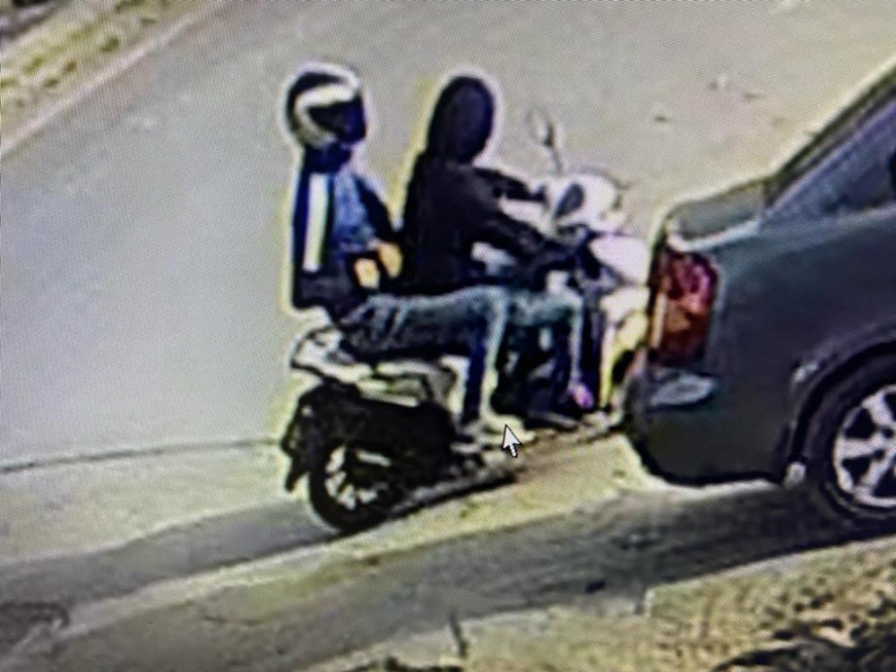 Motosikletli saldırganlar ateş açtı: Olay anına ait görüntüler ortaya çıktı