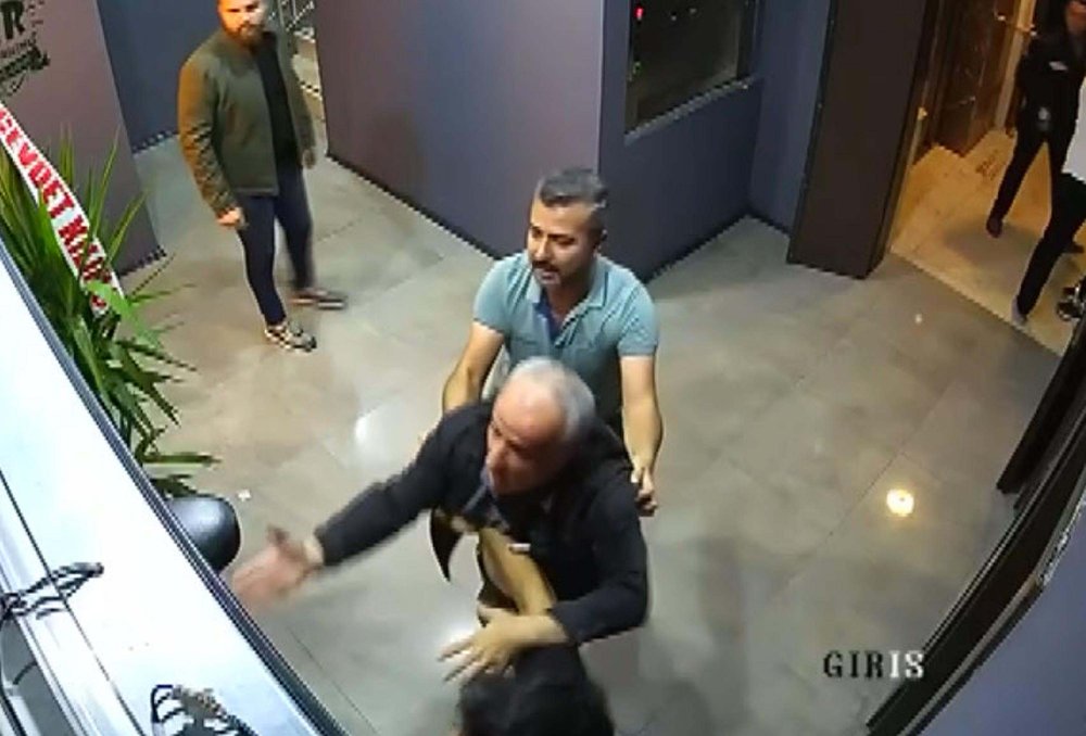 Restoranda denetime giden polis ve gazeteciye saldırı: 7 gözaltı