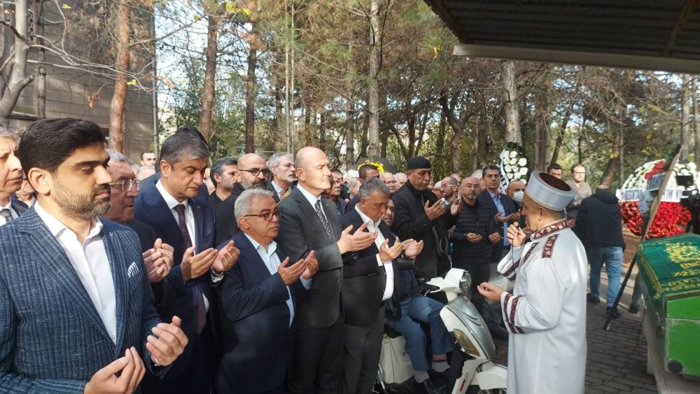 Ahmet Nur Çebi'nin kayınpederi toprağa verildi