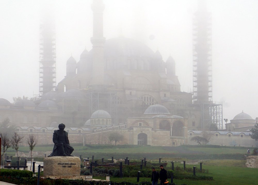 Edirne'de sabah saatlerinde sis etkili oldu