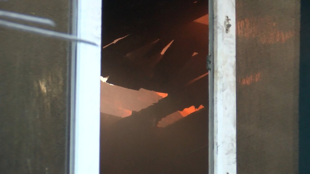 2 katlı binadaki yangında Egemen bebek hayatını kaybetti