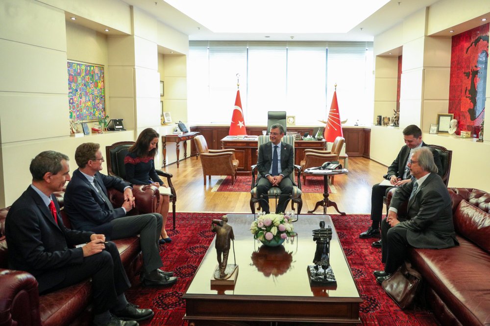 Özgür Özel, AB Türkiye Delegasyonu Başkanı Landrut ile görüştü