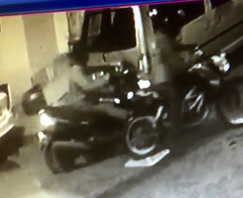 Motosiklet hırsızlığı kameraya yakalandı