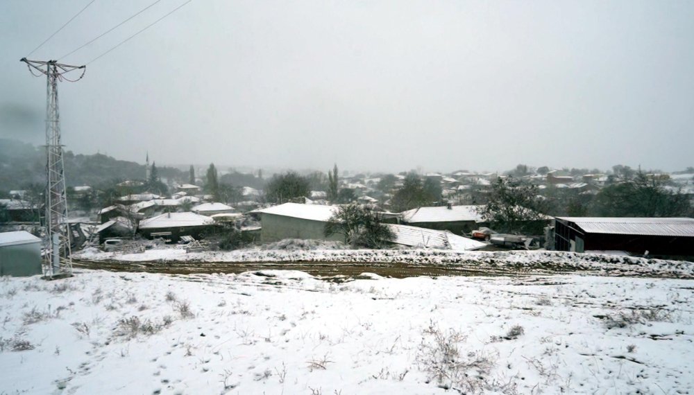 Sınır köylerinde kar sevinci
