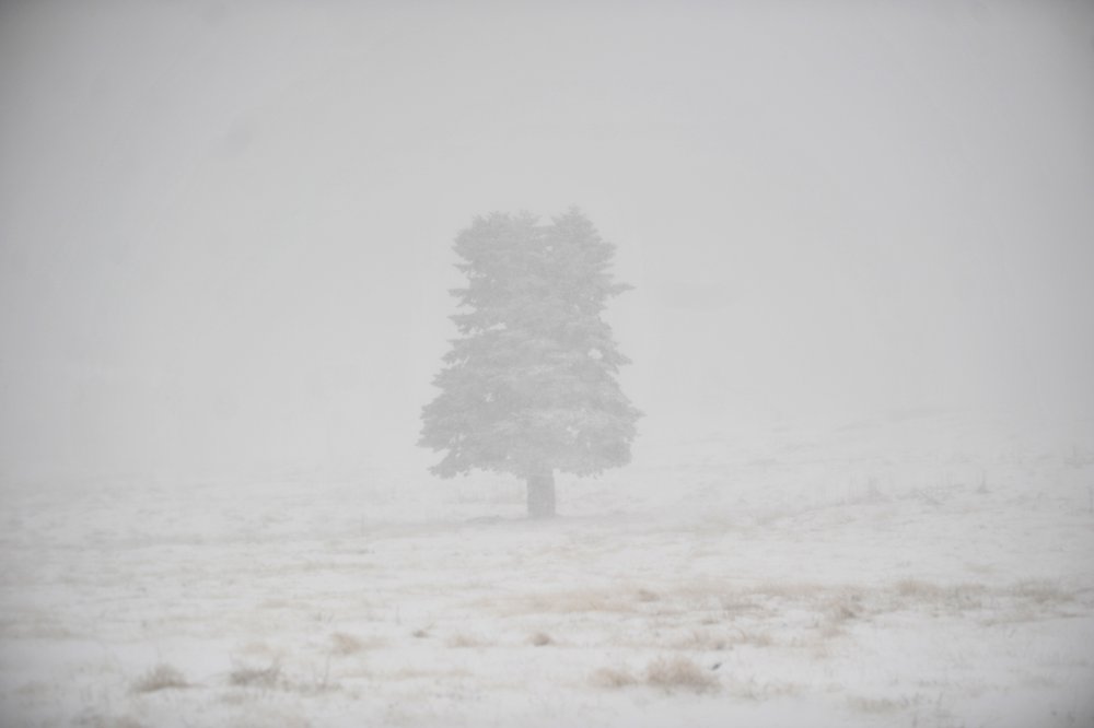 Uludağ'da kar, fırtına ve sis etkili