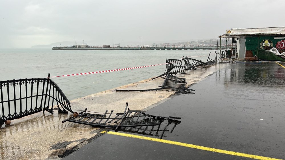 Tekirdağ'da denizin taşması sonucu işletmelerde hasar oluştu
