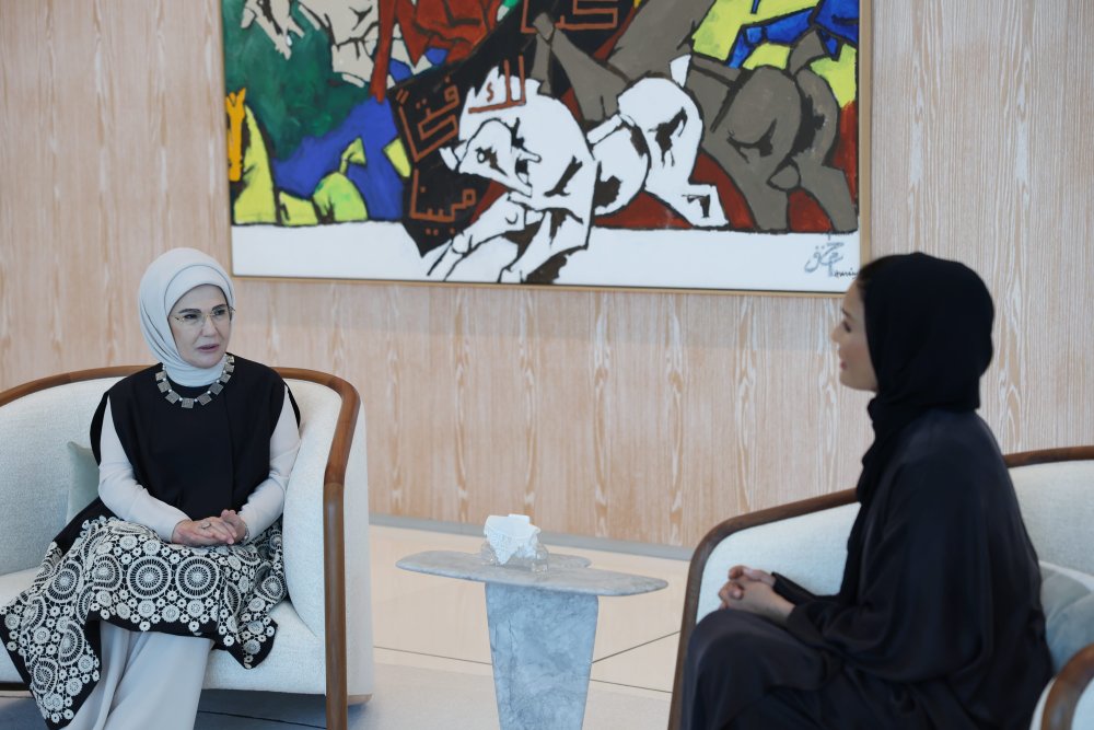 Emine Erdoğan, Katar Vakfı Başkanı Şeyha Moza ile bir araya geldi