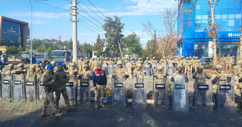 Direnişin 17. gününde Özak Tekstil işçilerine yine müdahale: 20 gözaltı