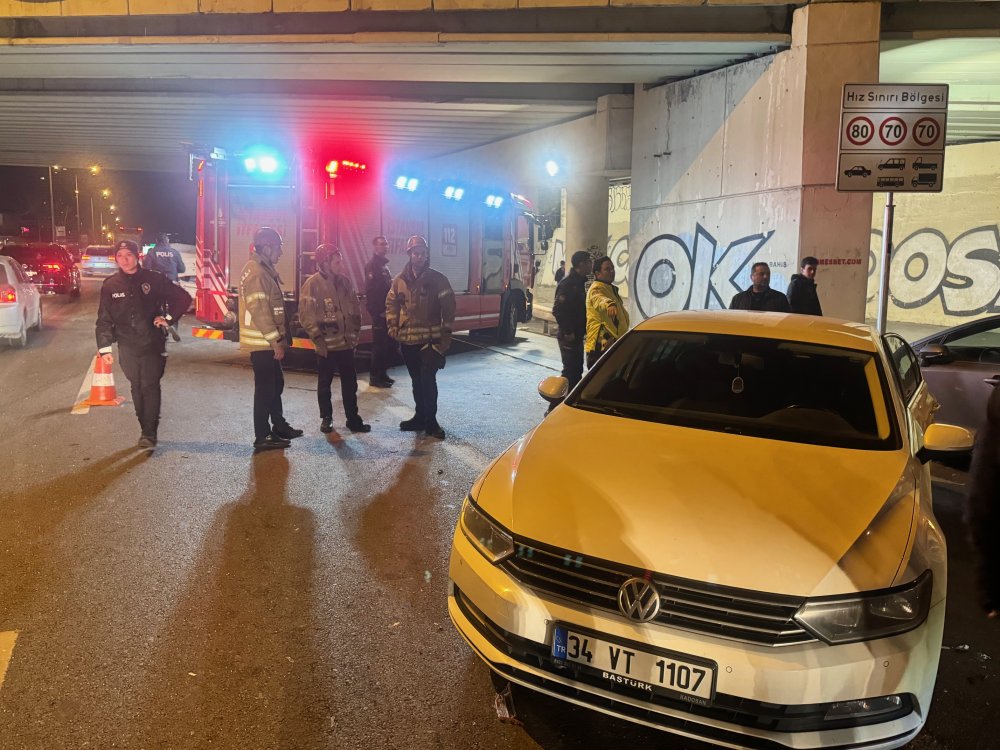 Kadıköy'deki kazada 7 araç zarar gördü