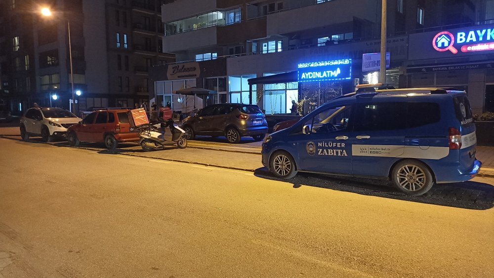 Bursa'da kafenin asma tavanı çöktü