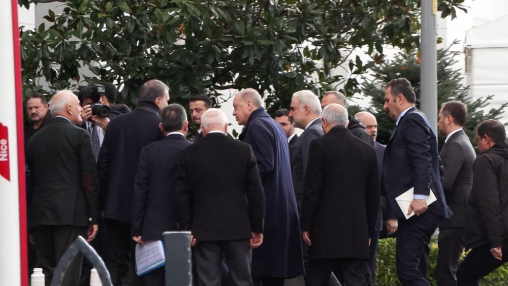Cumhurbaşkanı Erdoğan AK Parti İstanbul İl Başkanlığı'nda