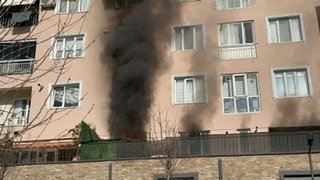 4 katlı binada korkutan yangın!
