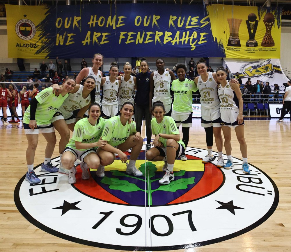 Fenerbahçe Alagöz zirveyi bırakmıyor