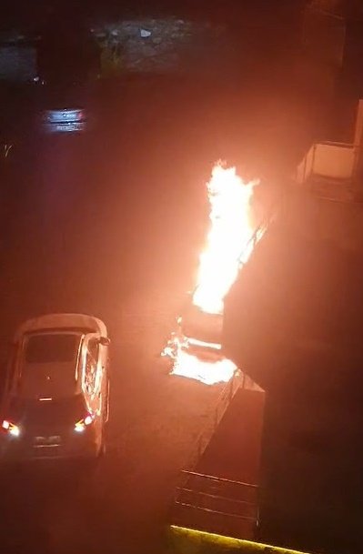 Belediye Başkanı'nın aracı alev alev yandı