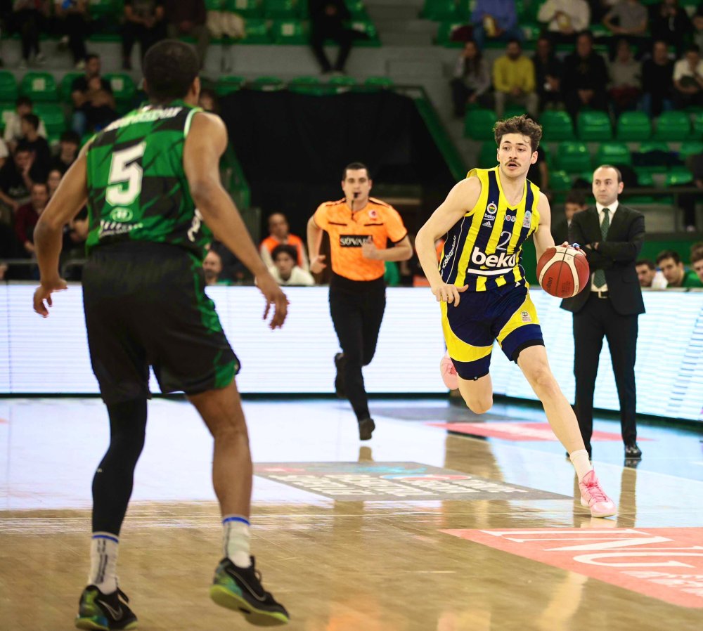 Fenerbahçe, Darüşşafaka'yı rahat geçti