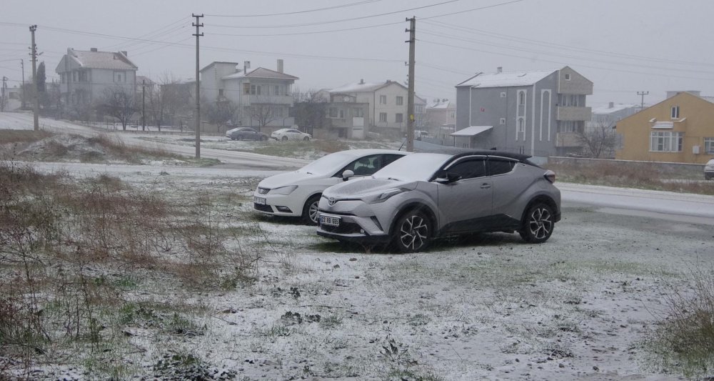 Trakya'da kar yağışı ve kuvvetli rüzgar